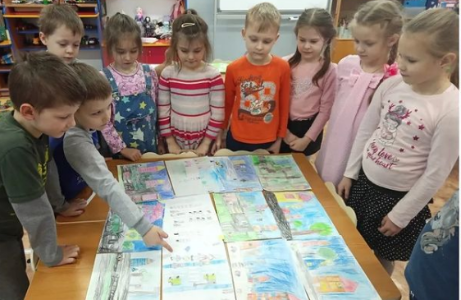 Побеседовали на тему: «Правила поведения на тротуаре». 