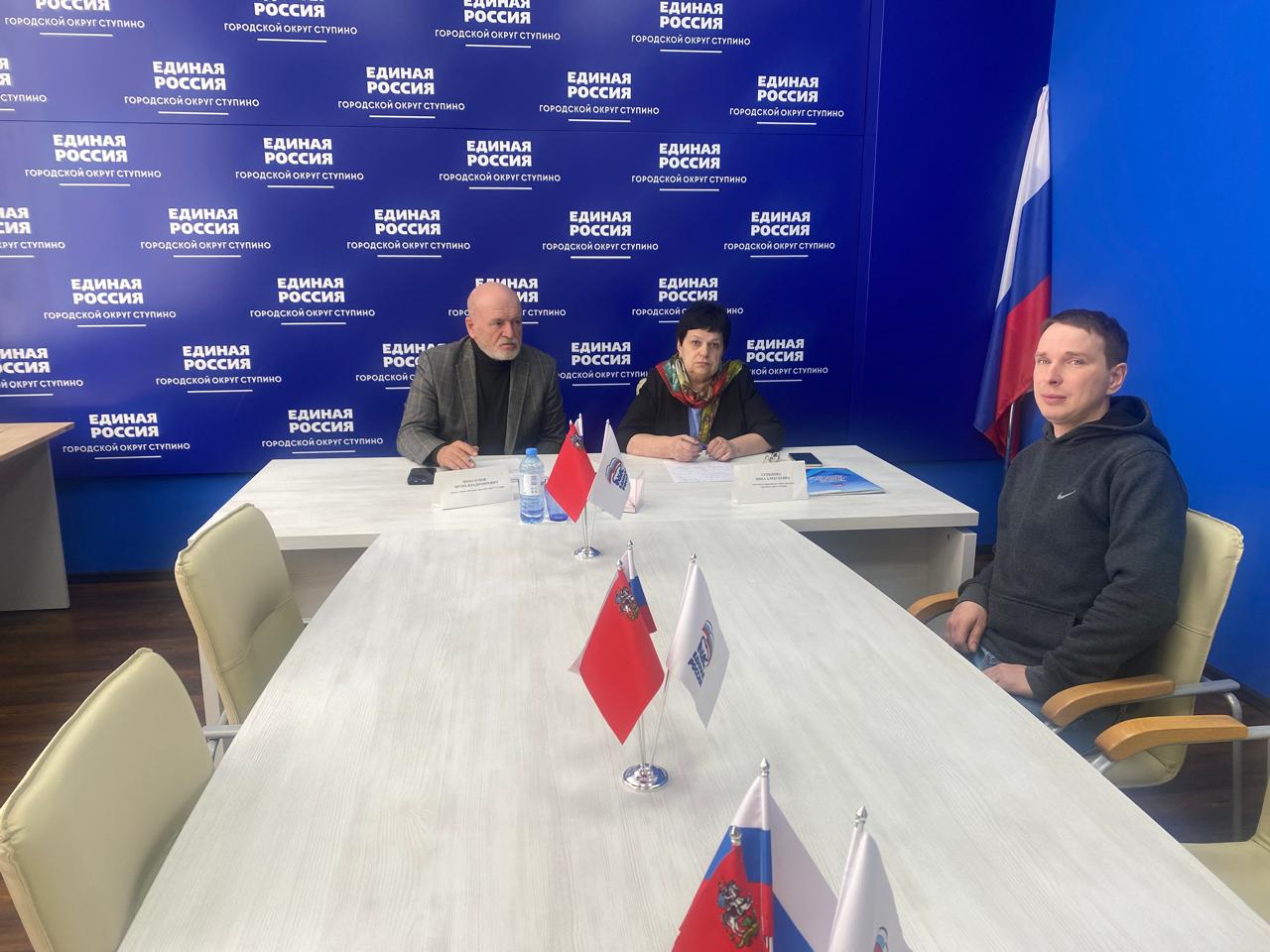 Депутаты окружного Совета депутатов Нина Семенова и Игорь Помазунов провели прием жителей округа0804