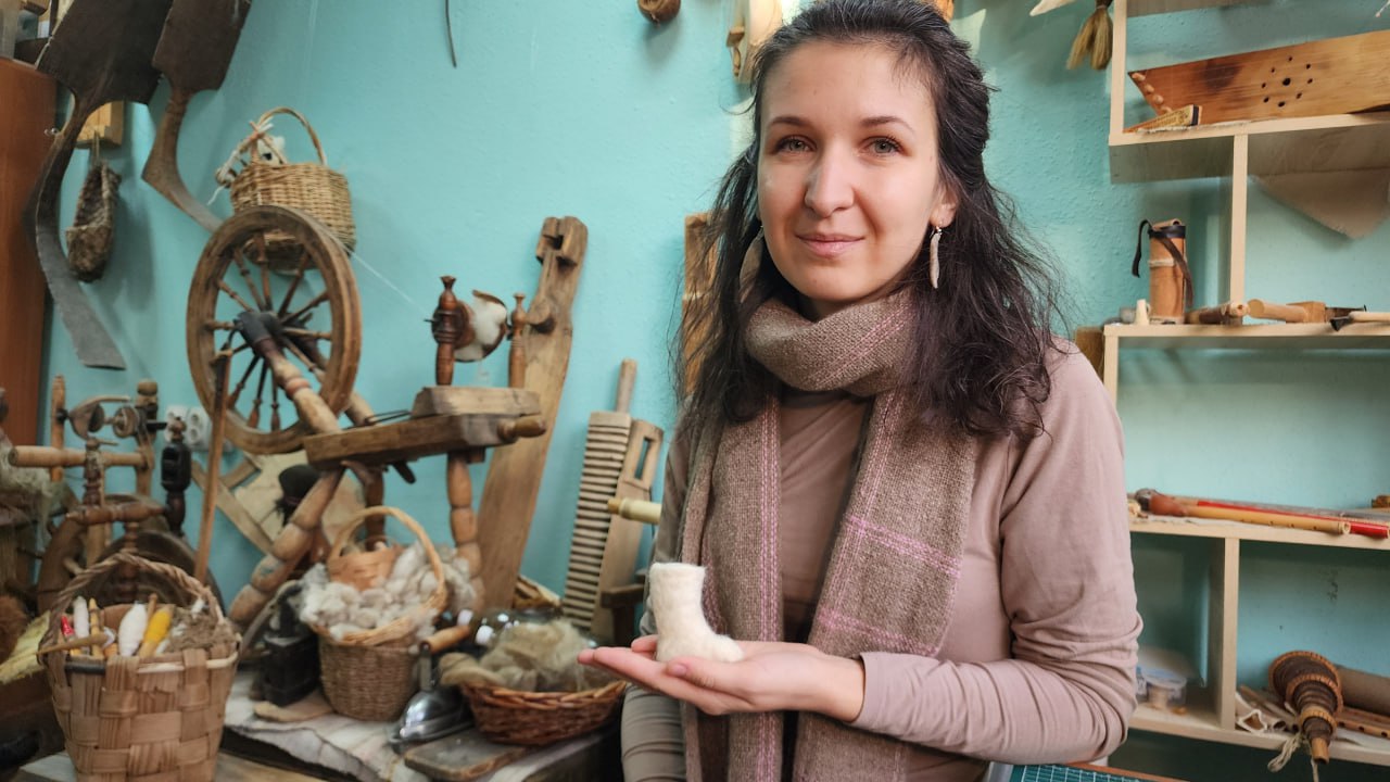 Как сделать валенки, исполняющие желания, рассказала мастер исторических ремесел из Ступино