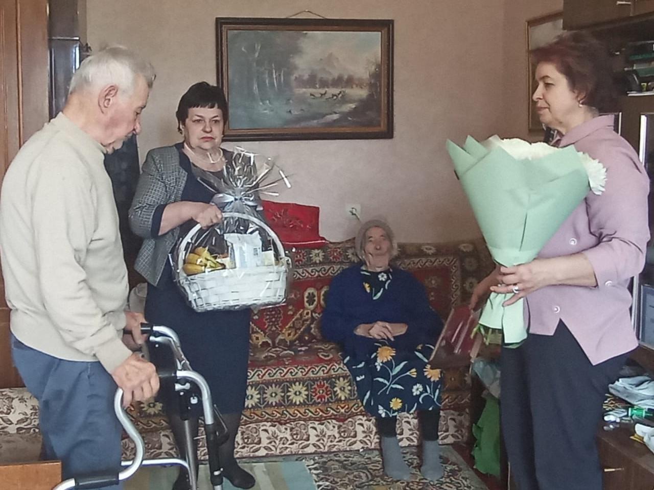 Партийцы навестили Семена Михайловича Мурачева, узника фашистских концлагерей