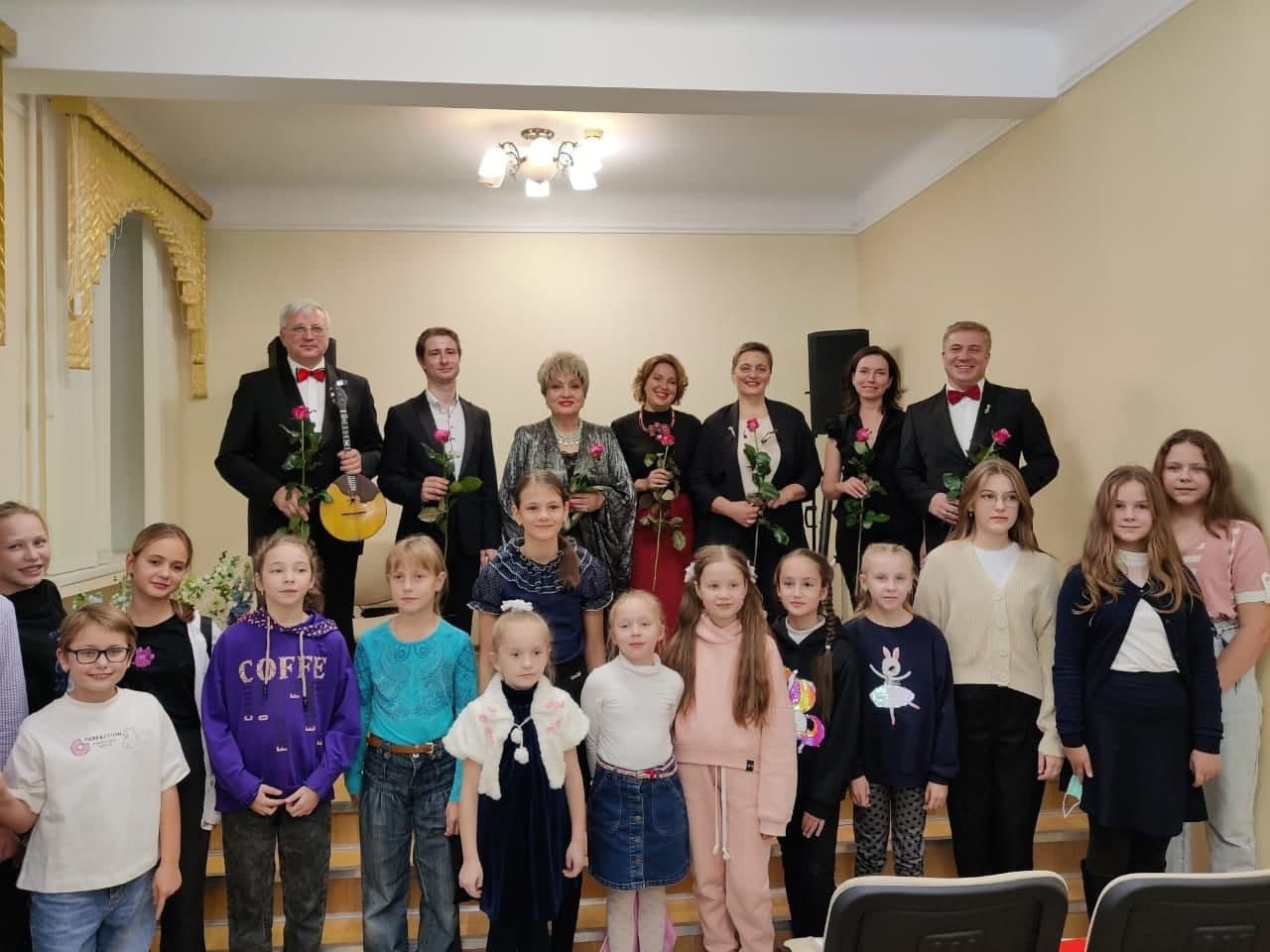 Первая в учебном году концерт-лекция прошла в детской музыкально-хоровой школе «Огонёк»