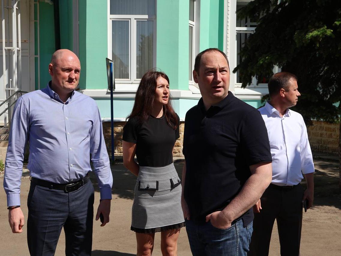 Руководитель муниципалитета Сергей Мужальских провел обход территории города