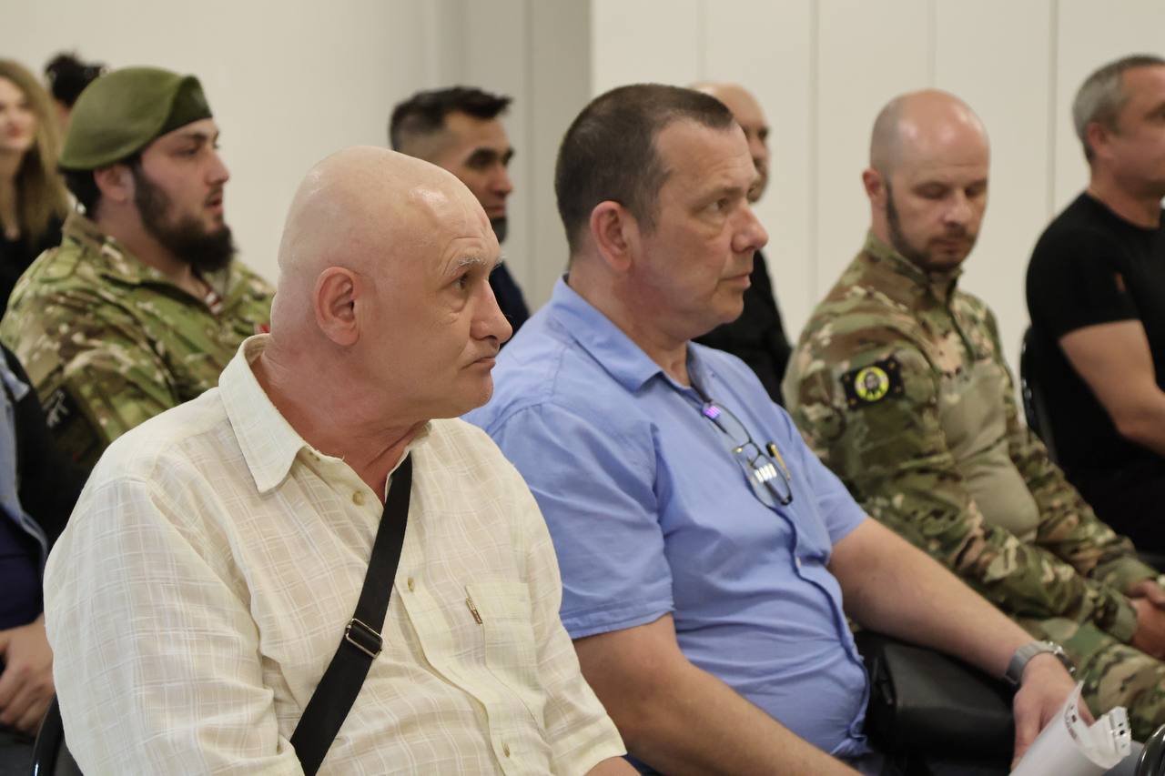 Ступинским участникам спецоперации вручили членские карточки Ассоциации ветеранов СВО