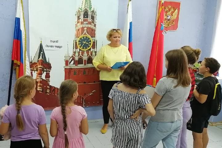 В Дубневском ДК прошла квест-игра «Флаг державы – символ славы»