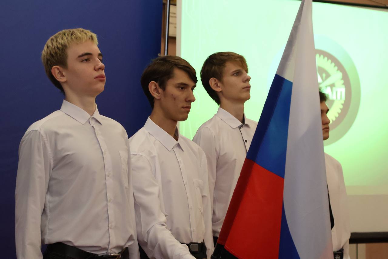В Ступинском техникуме имени А.Т. Туманова открыли Парты Героев, посвященные погибшим выпускникам