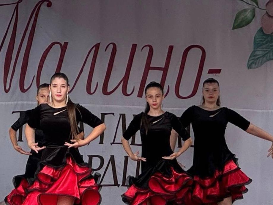 Жители поселка Малино отметили День рождения населенного пункта и День России4