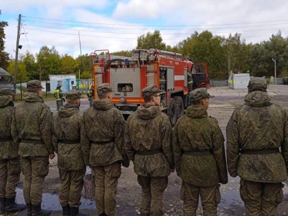 Огнеборцы «Мособлпожспас» провели тренировку для ступинских военнослужащих