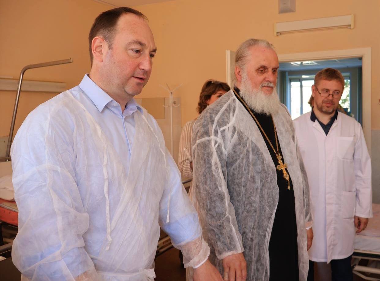 Руководитель муниципалитета Сергей Мужальских навестил пострадавших в ДТП2