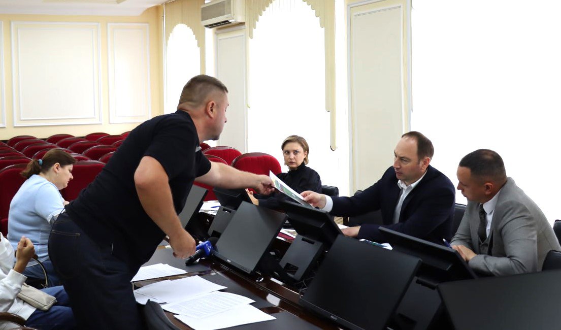 Руководитель муниципалитета Сергей Мужальских провел личный прием граждан.2207